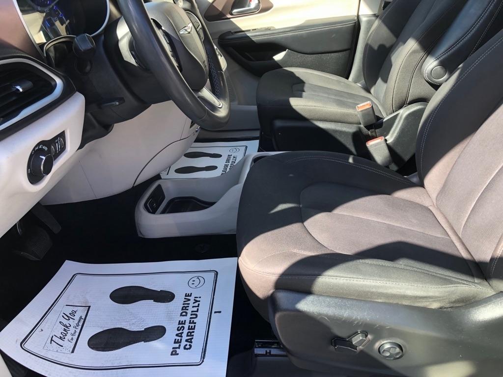 2023 Chrysler Voyager photo 18 of 42
