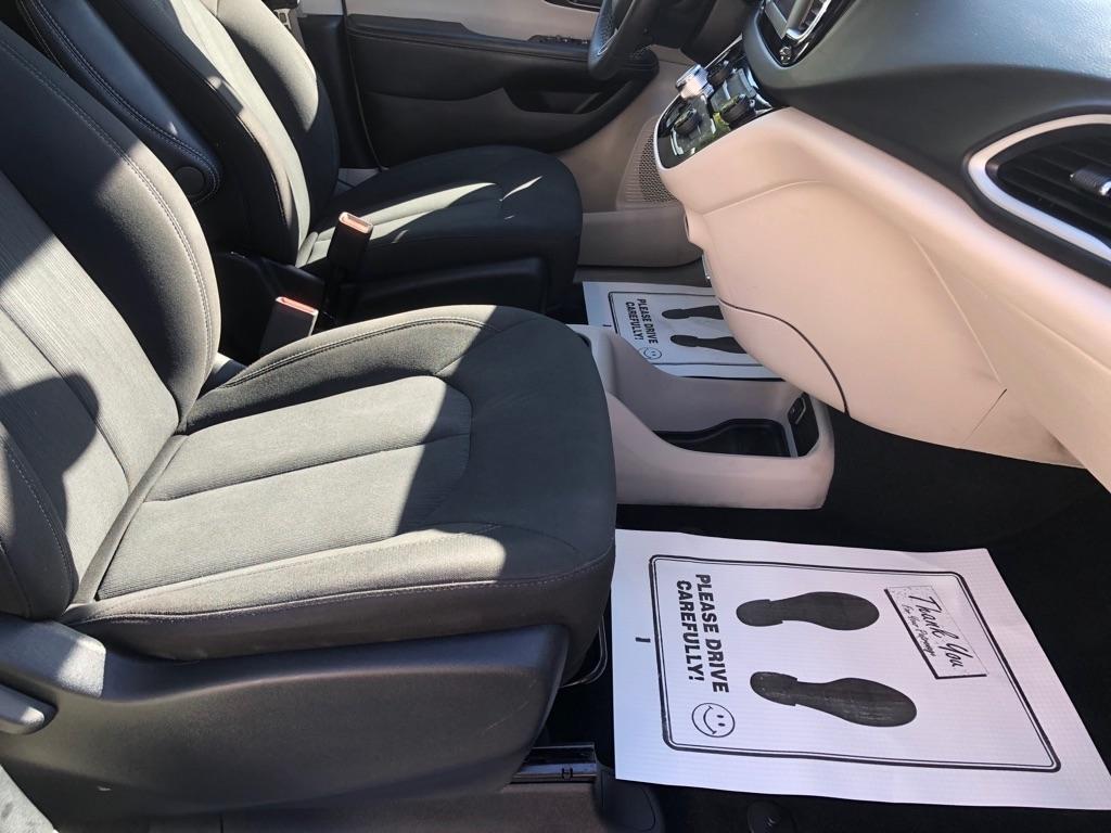 2023 Chrysler Voyager photo 27 of 42
