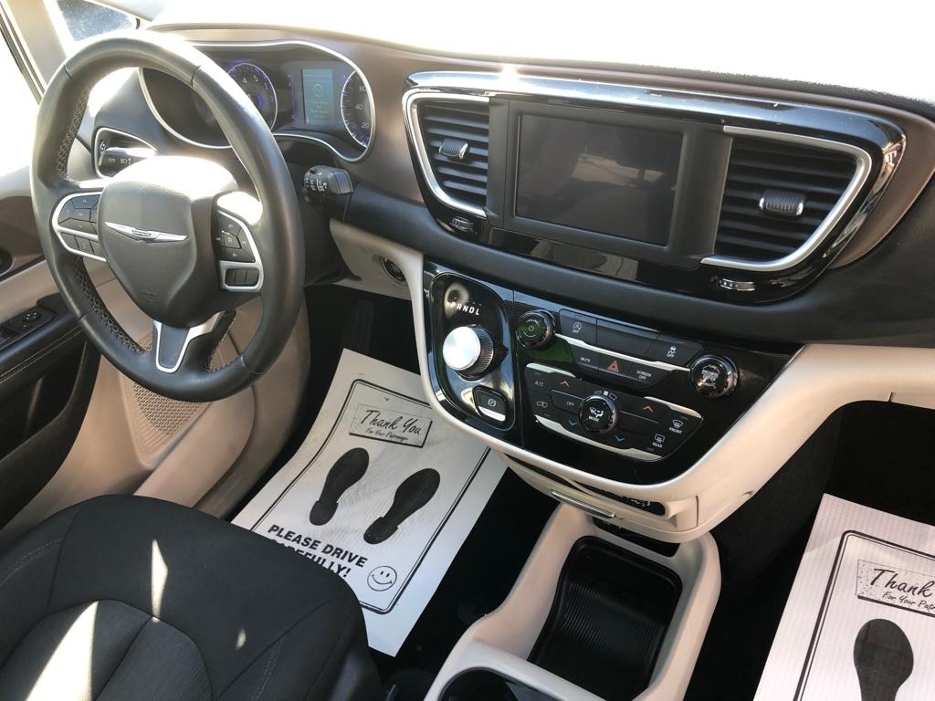 2023 Chrysler Voyager photo 28 of 42