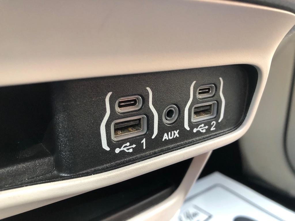 2023 Chrysler Voyager photo 32 of 42