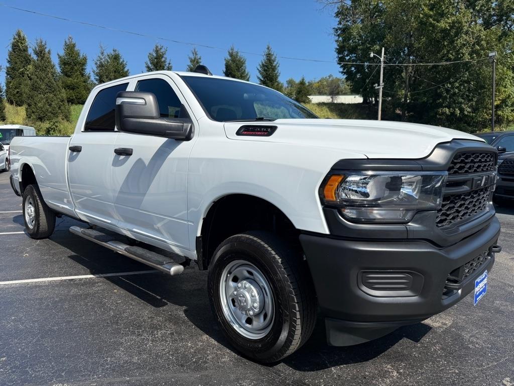 2023 RAM 2500 photo 8 of 31