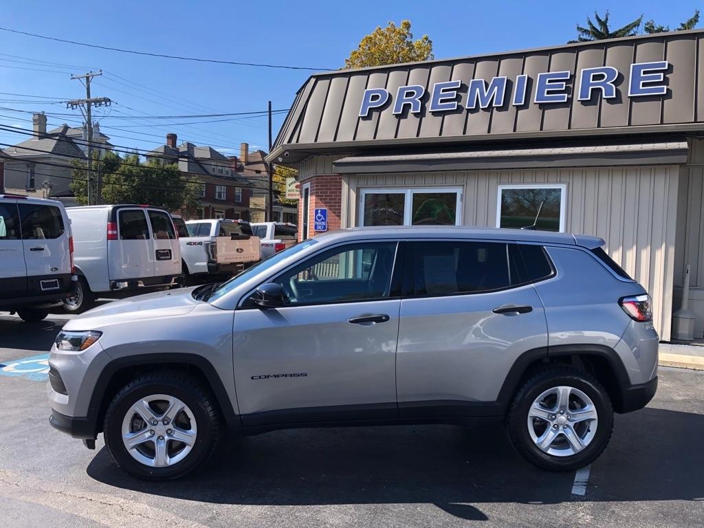 2023 Jeep Compass photo 3 of 40