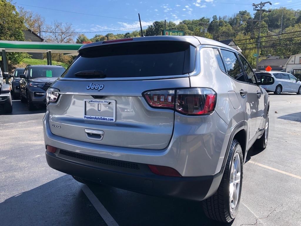 2023 Jeep Compass photo 5 of 40