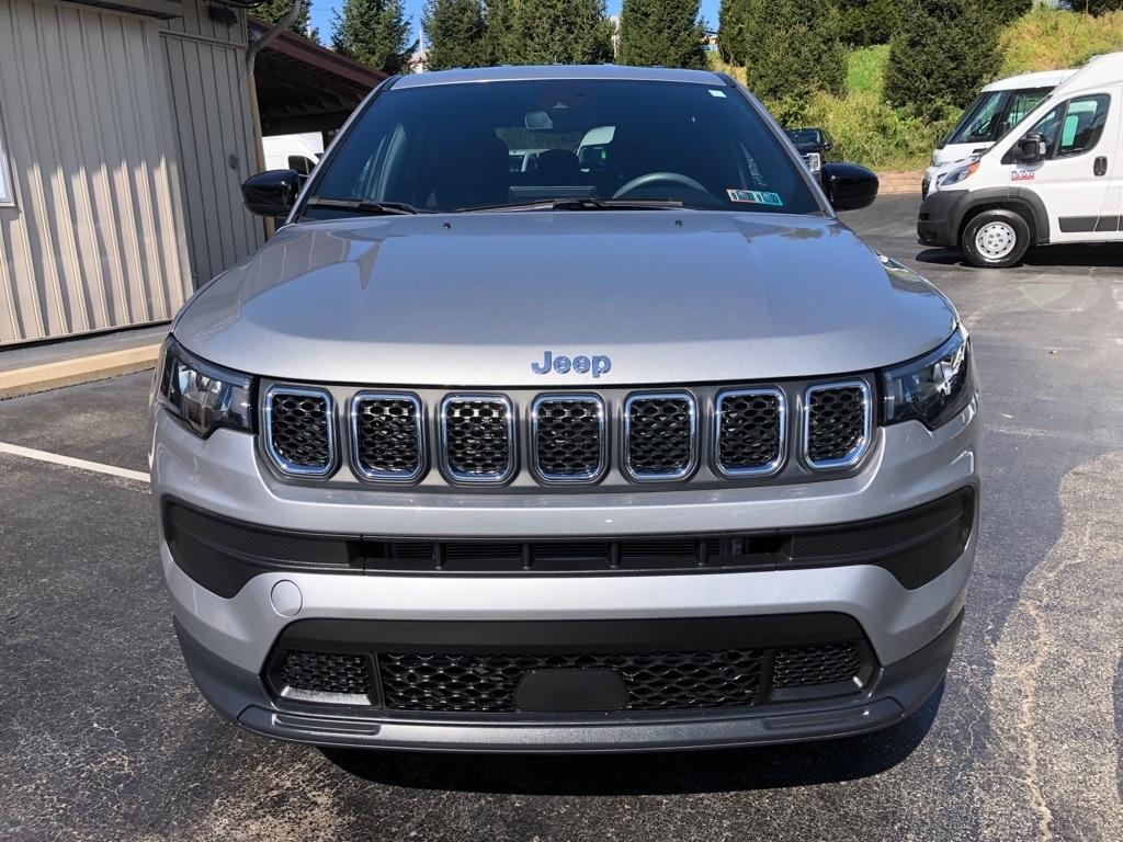 2023 Jeep Compass photo 9 of 40