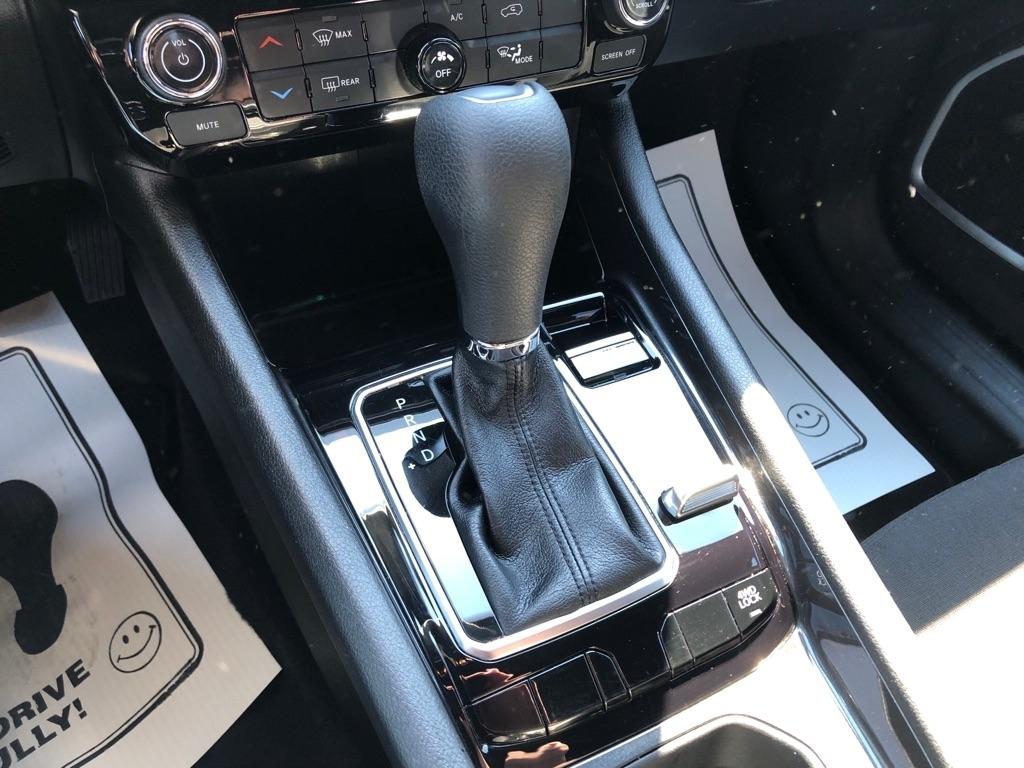 2023 Jeep Compass photo 27 of 40