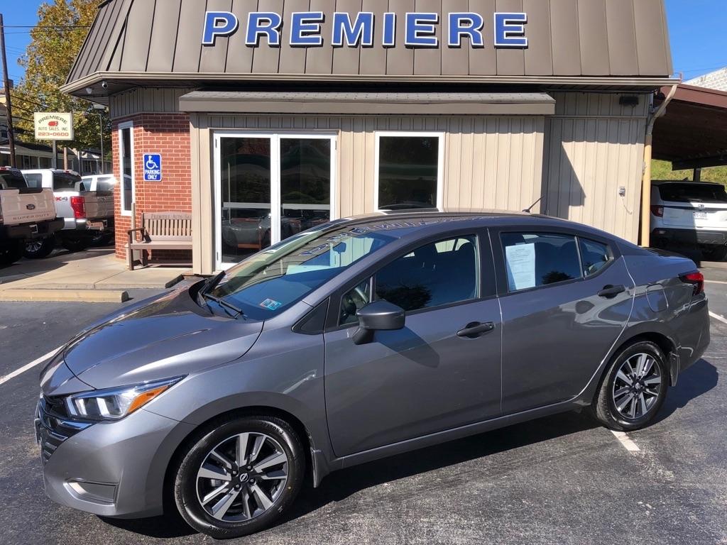 2024 Nissan Versa photo 2 of 37
