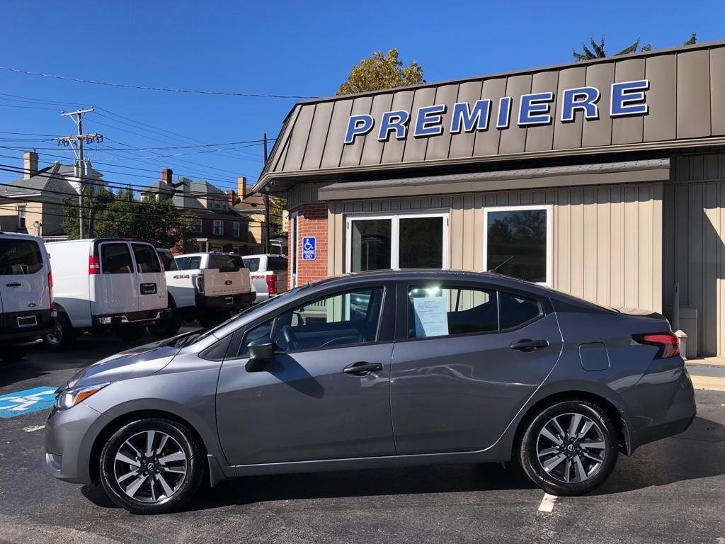 2024 Nissan Versa photo 3 of 37
