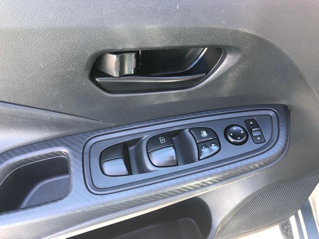 2024 Nissan Versa photo 17 of 37