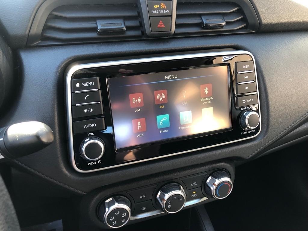 2024 Nissan Versa photo 25 of 37