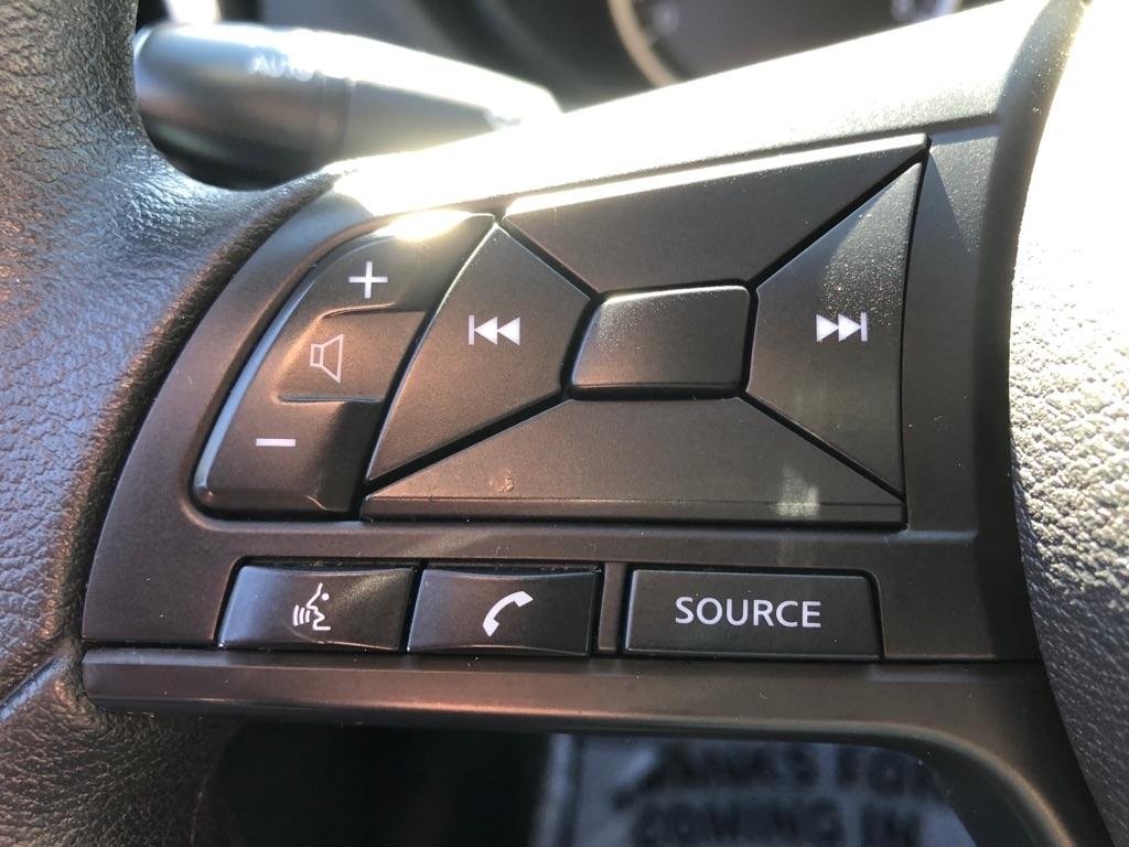 2024 Nissan Versa photo 31 of 37