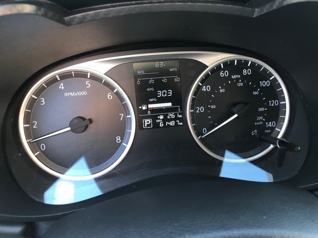 2024 Nissan Versa photo 33 of 37