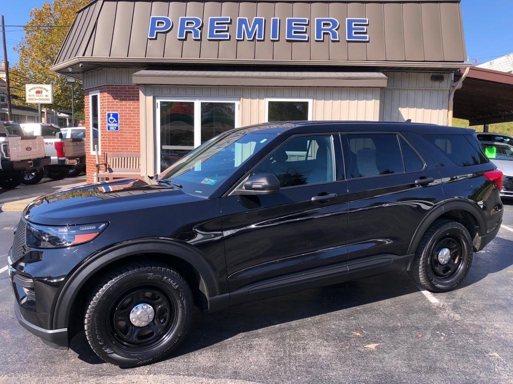 2021 Ford Explorer photo 2 of 36