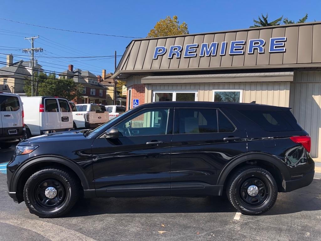 2021 Ford Explorer photo 3 of 36