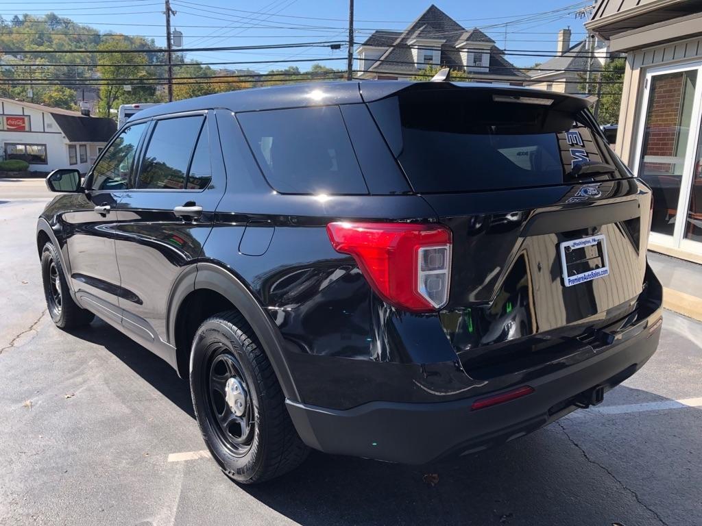 2021 Ford Explorer photo 4 of 36