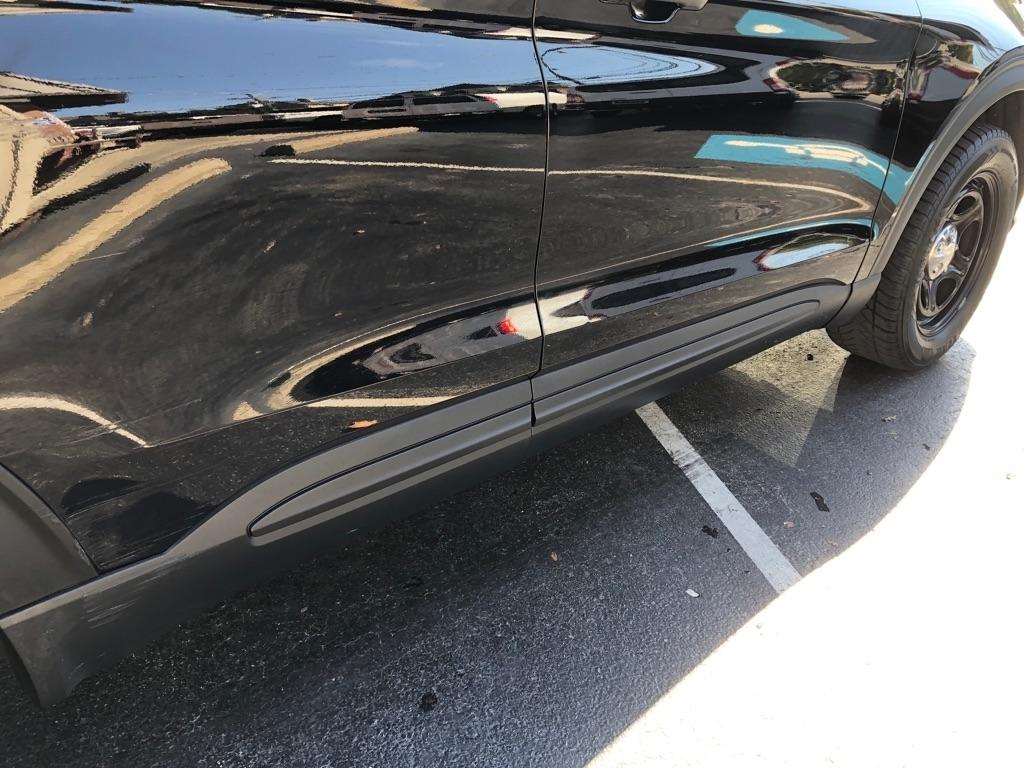 2021 Ford Explorer photo 15 of 36