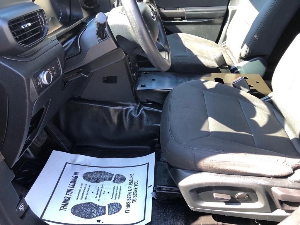 2021 Ford Explorer photo 18 of 36