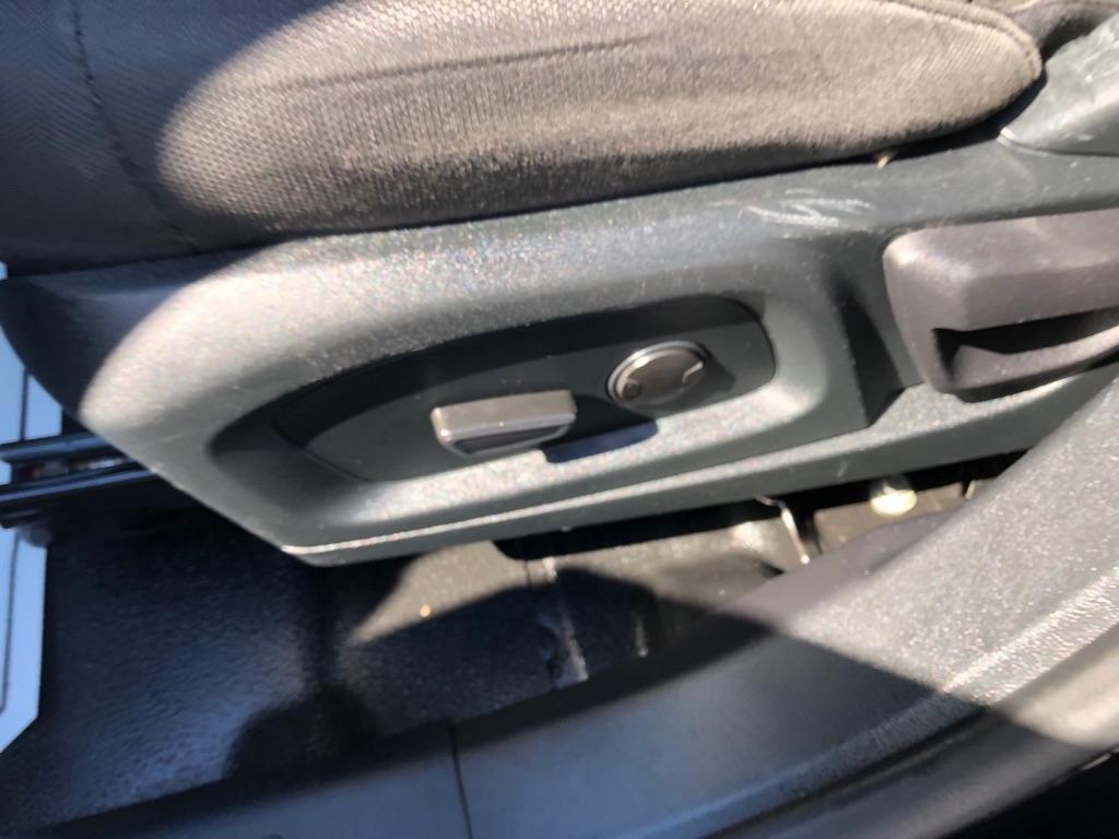 2021 Ford Explorer photo 20 of 36