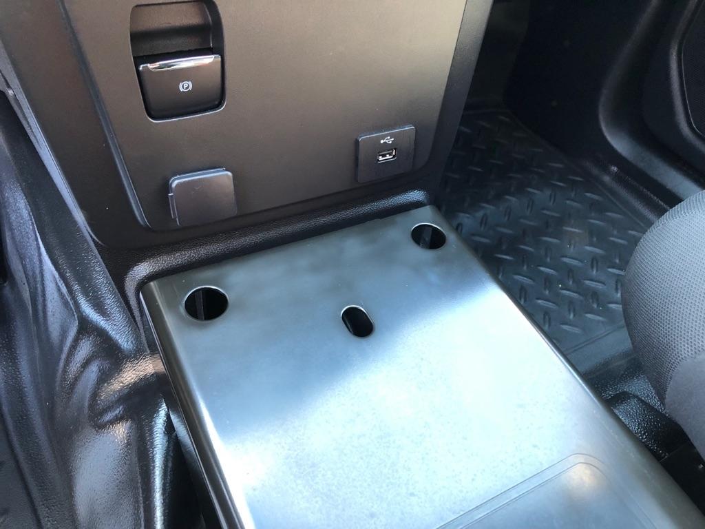 2021 Ford Explorer photo 26 of 36