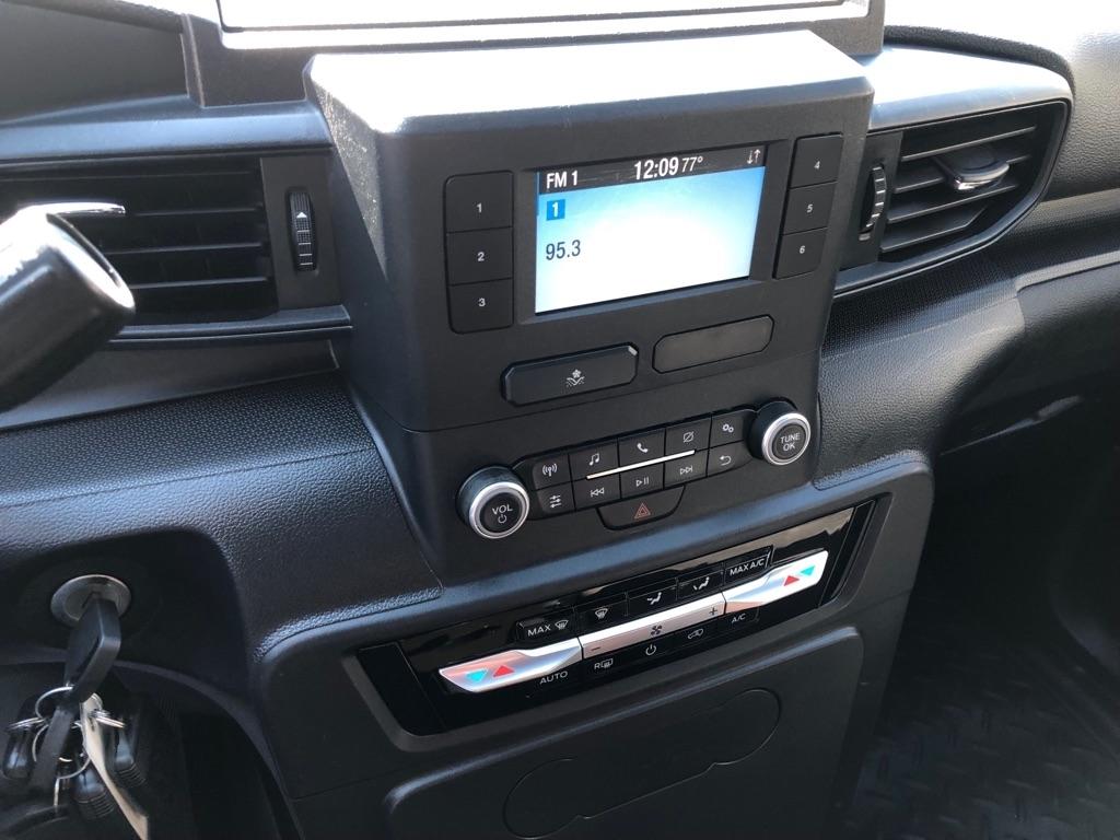 2021 Ford Explorer photo 27 of 36