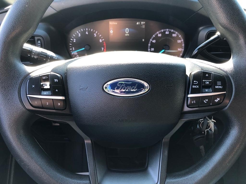 2021 Ford Explorer photo 30 of 36