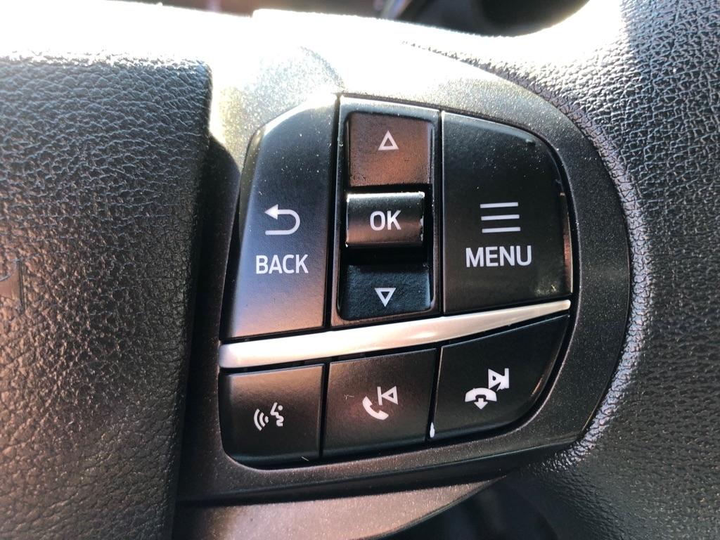 2021 Ford Explorer photo 31 of 36