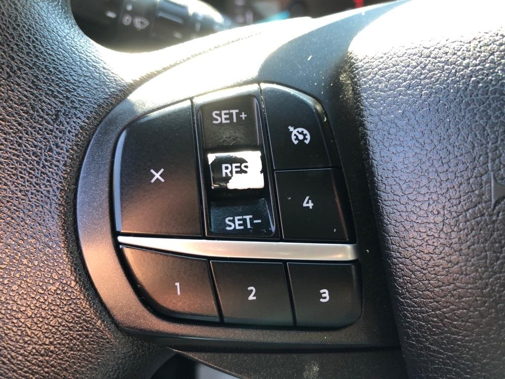 2021 Ford Explorer photo 32 of 36
