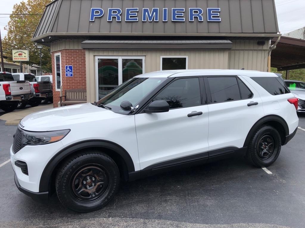 2021 Ford Explorer photo 2 of 36