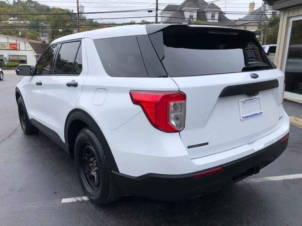2021 Ford Explorer photo 4 of 36