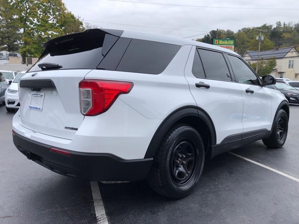 2021 Ford Explorer photo 6 of 36