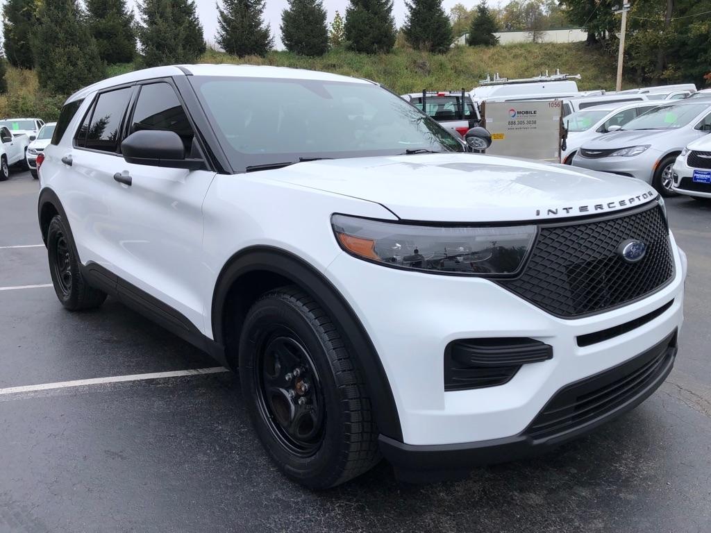 2021 Ford Explorer photo 8 of 36