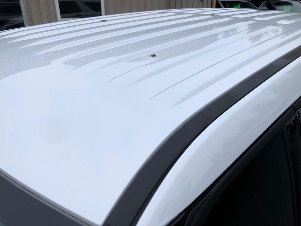 2021 Ford Explorer photo 12 of 36