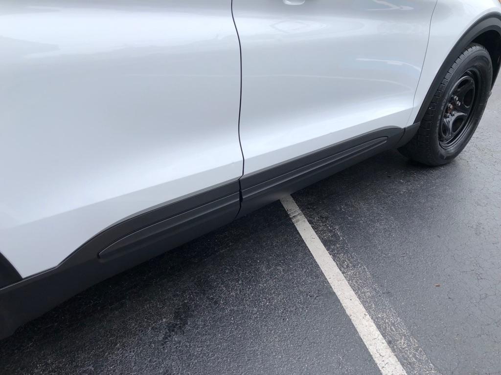 2021 Ford Explorer photo 14 of 36