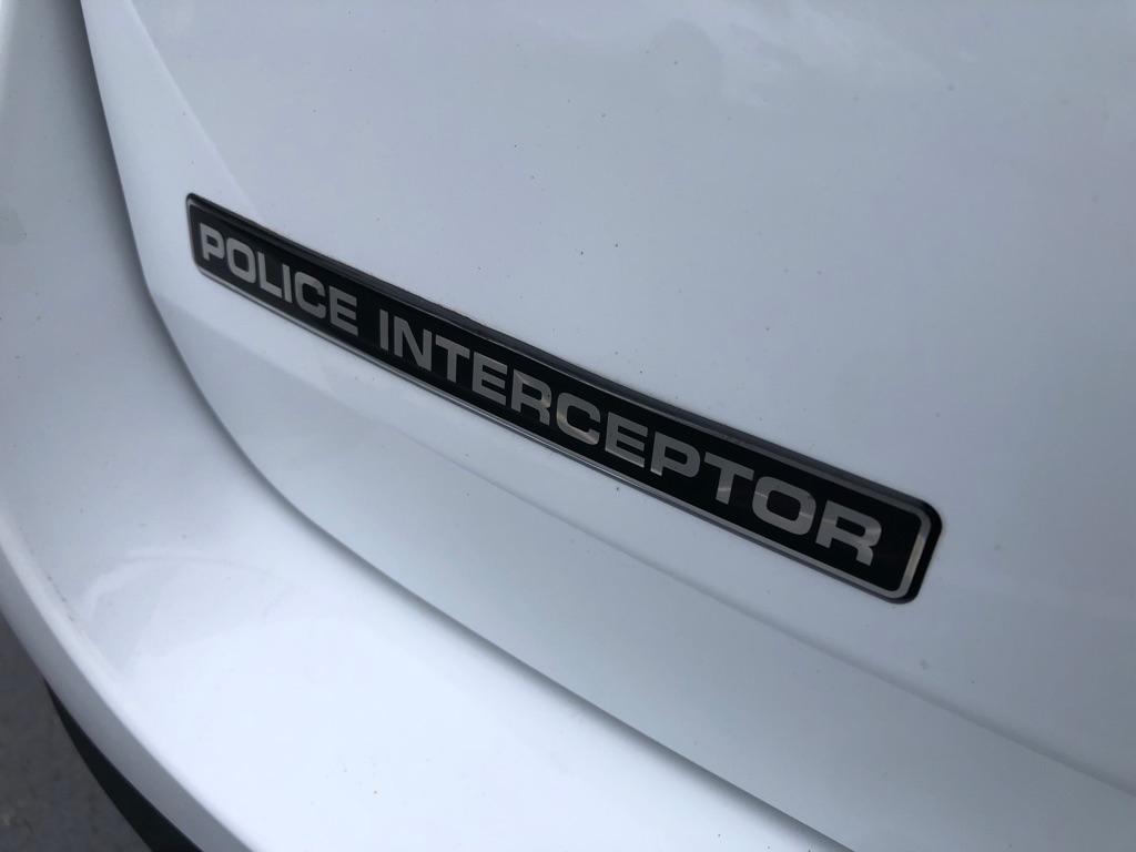 2021 Ford Explorer photo 17 of 36