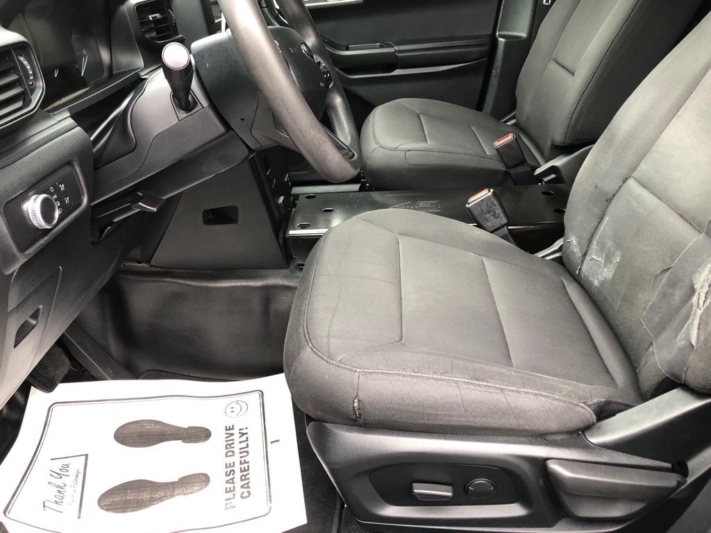 2021 Ford Explorer photo 19 of 36