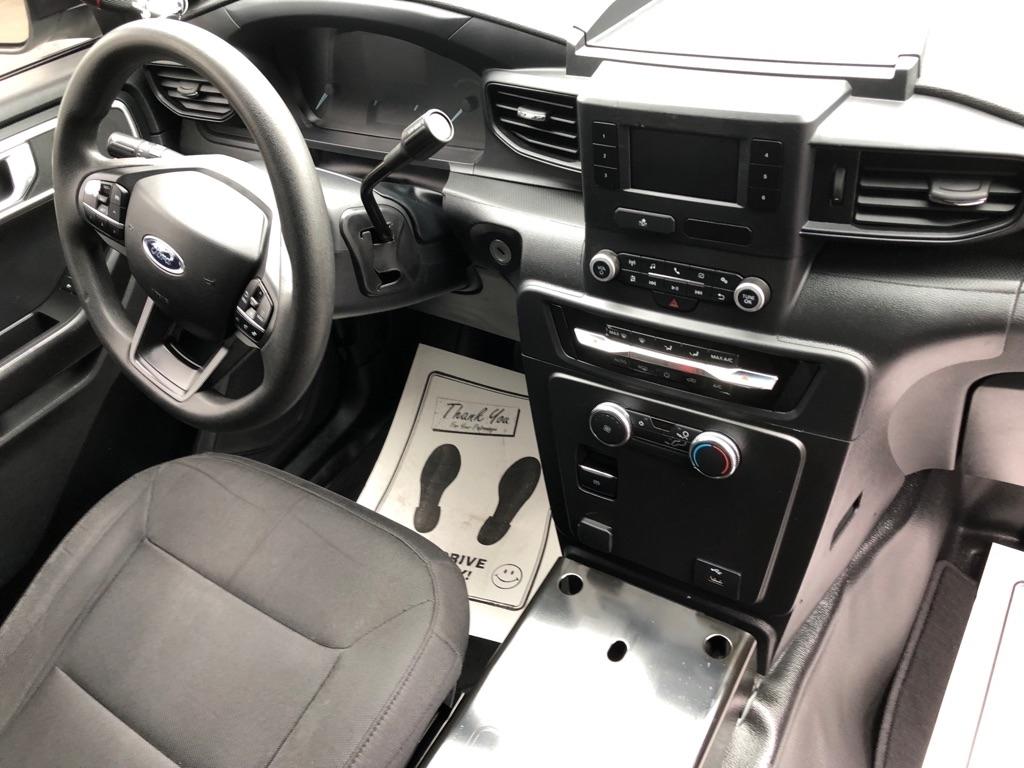 2021 Ford Explorer photo 26 of 36