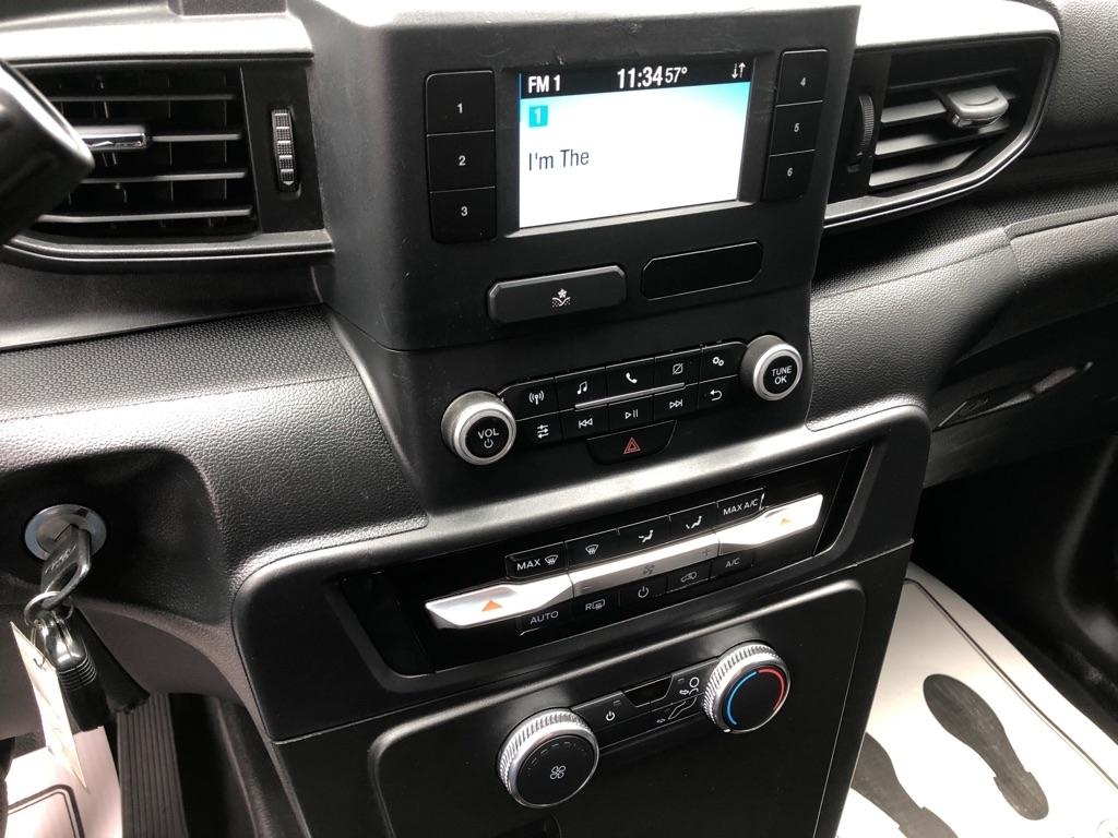 2021 Ford Explorer photo 28 of 36