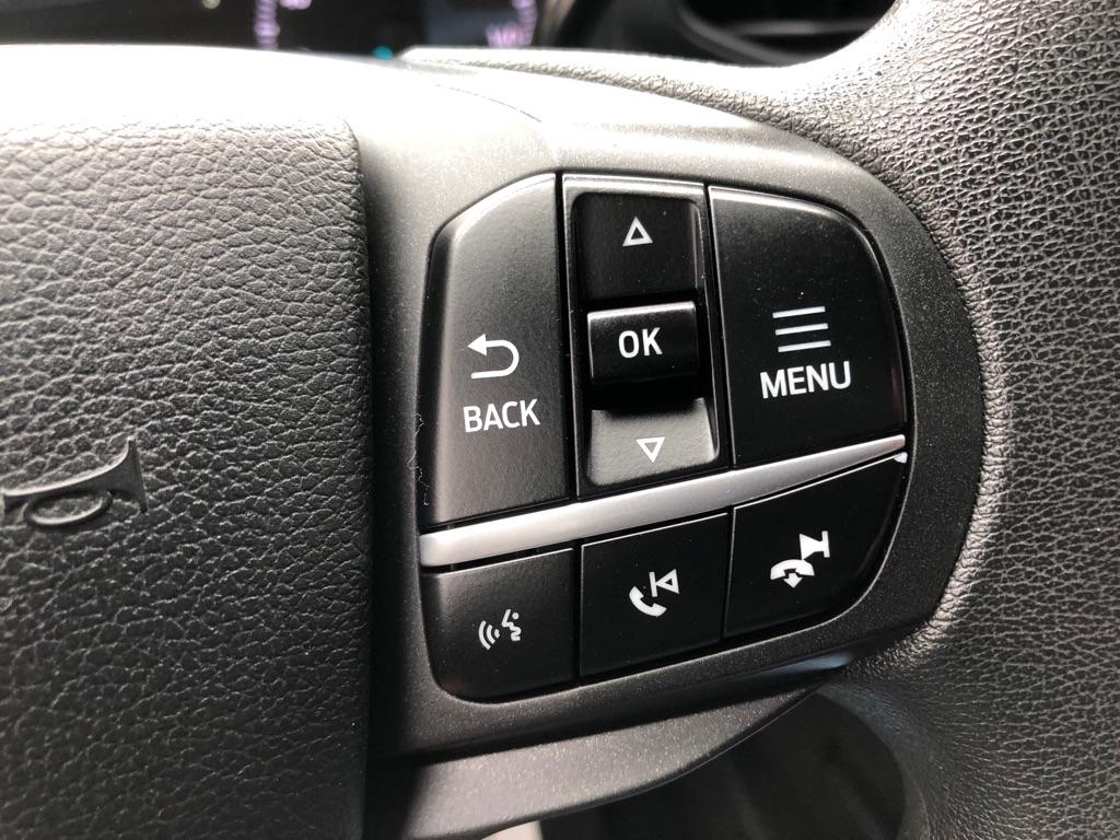2021 Ford Explorer photo 31 of 36