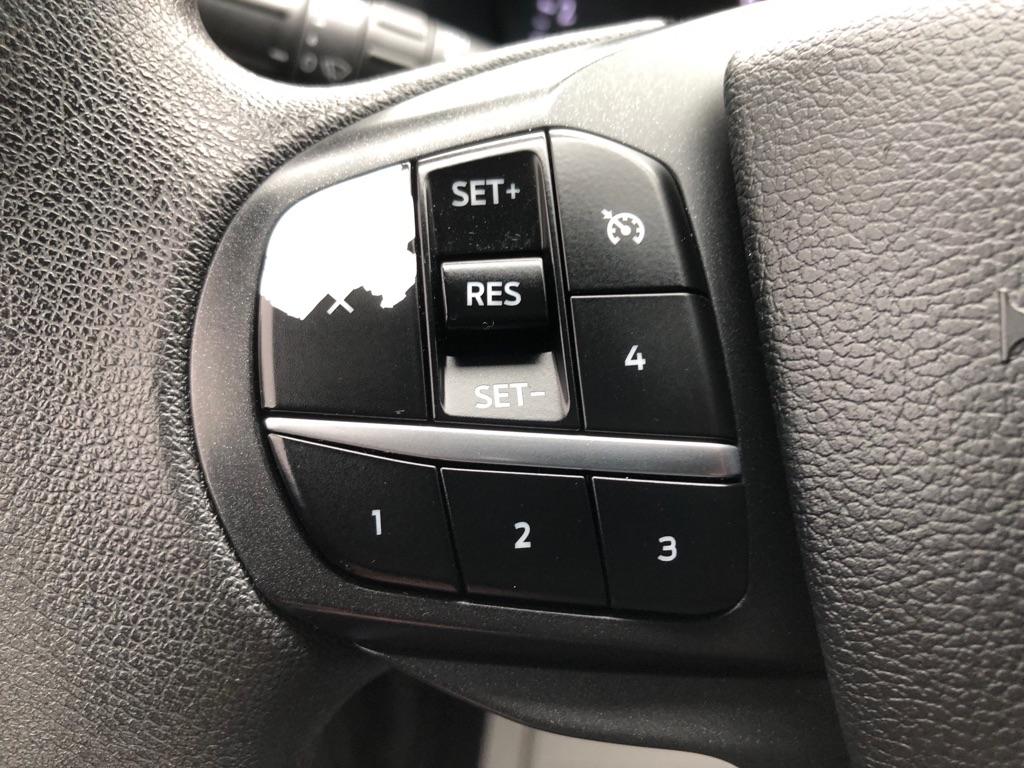 2021 Ford Explorer photo 32 of 36