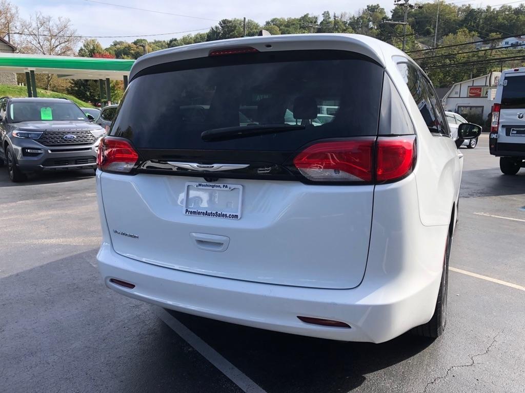 2023 Chrysler Voyager photo 5 of 42