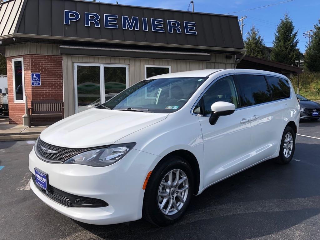 2023 Chrysler Voyager photo 10 of 42