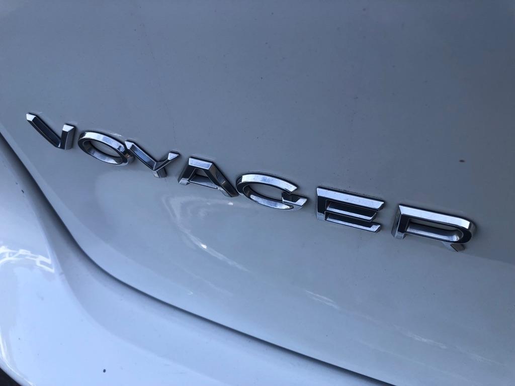 2023 Chrysler Voyager photo 16 of 42