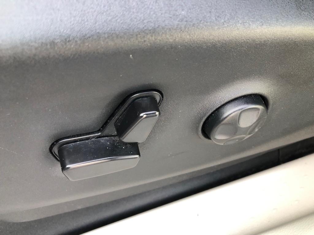 2023 Chrysler Voyager photo 20 of 42