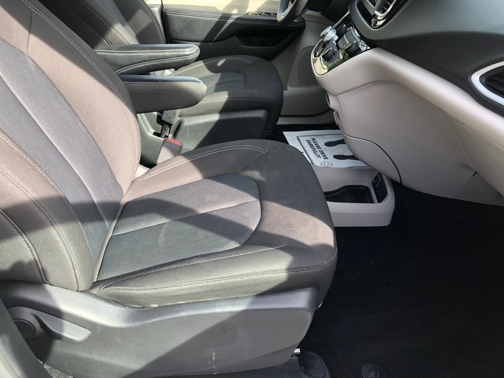 2023 Chrysler Voyager photo 27 of 42