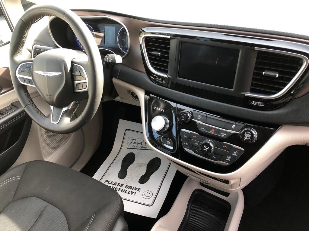 2023 Chrysler Voyager photo 28 of 42