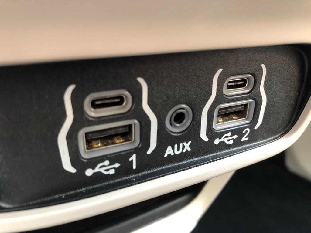 2023 Chrysler Voyager photo 32 of 42