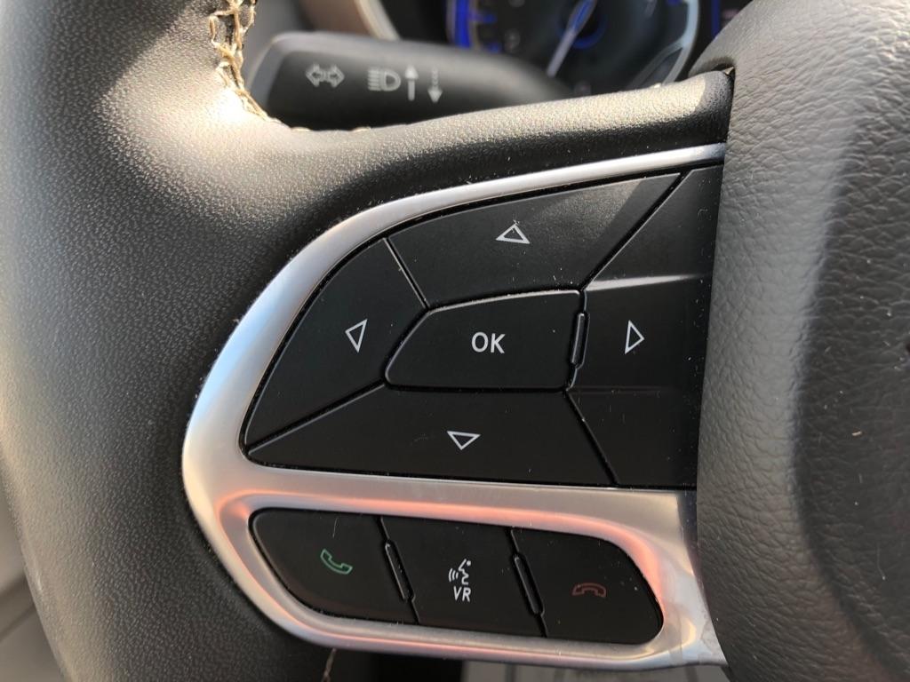 2023 Chrysler Voyager photo 38 of 42