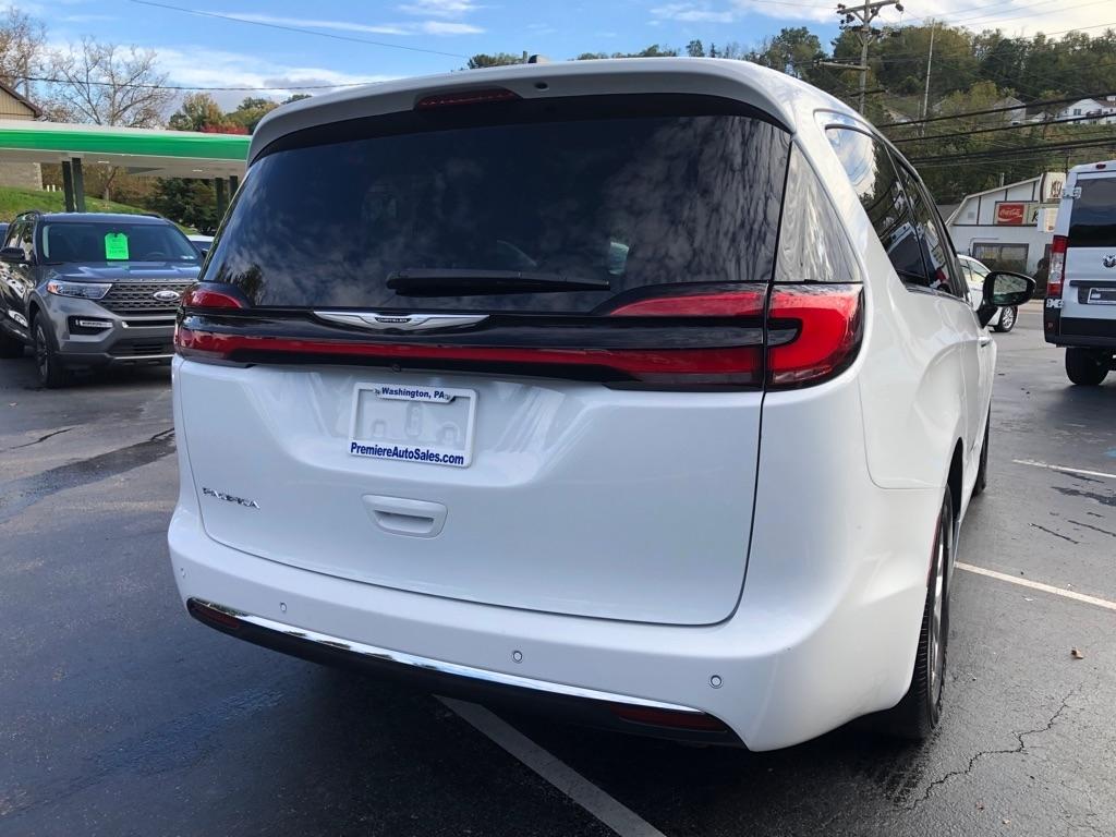 2024 Chrysler Pacifica photo 5 of 42