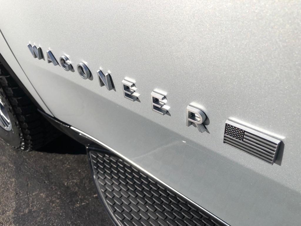 2024 Jeep Wagoneer L photo 16 of 43