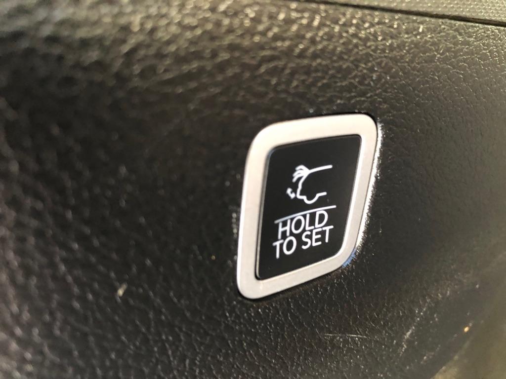 2024 Jeep Wagoneer L photo 26 of 43