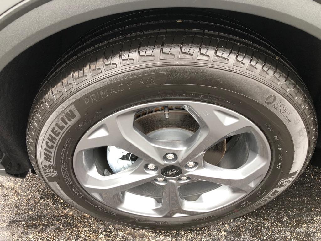2025 Ford Escape photo 11 of 38